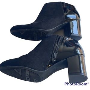 Black Ankle Booties Shooties 6.5 Suede Patent Leather Life Stride Soft System